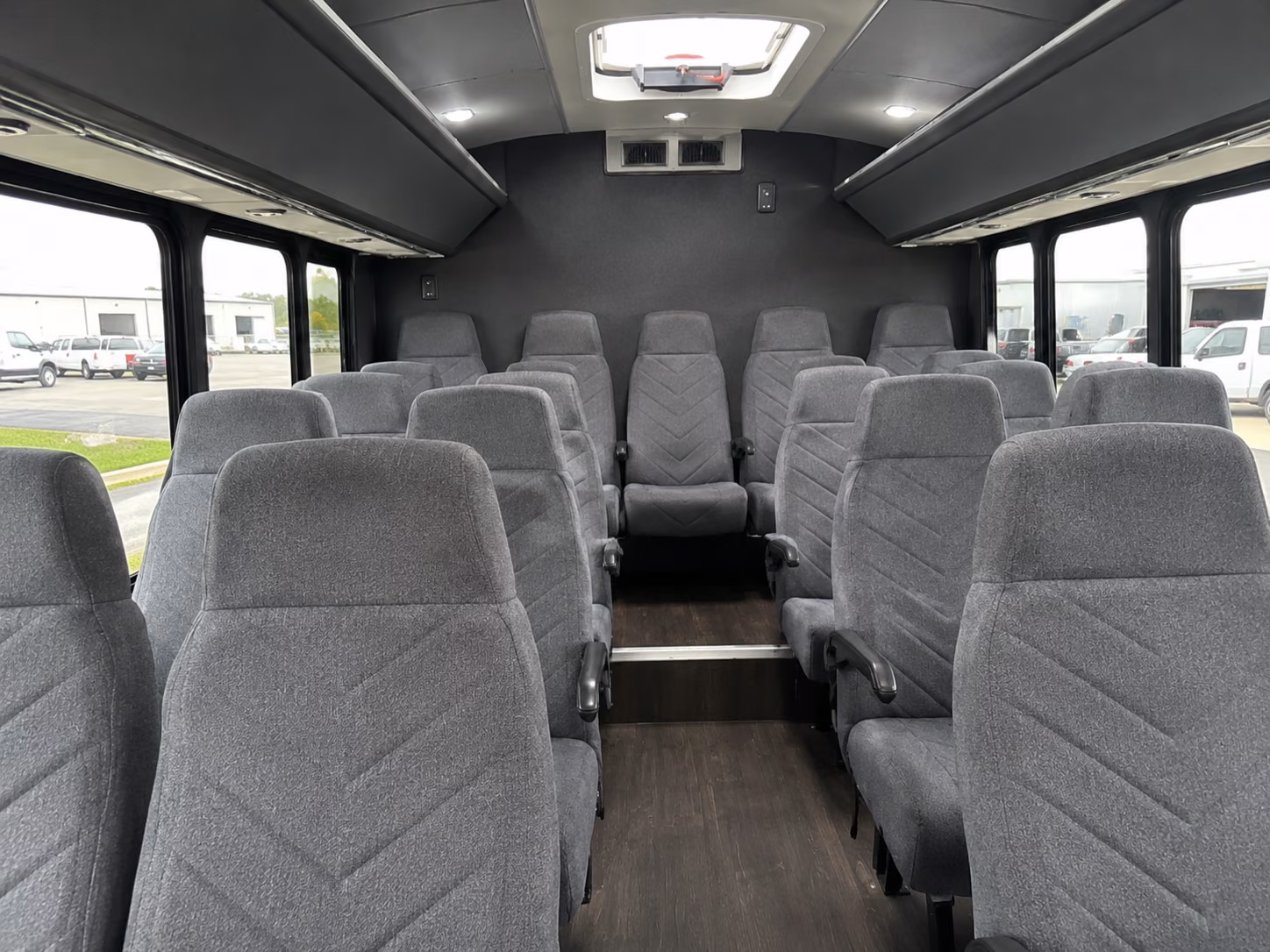 minibus rentals for alexandria bridal party transportation