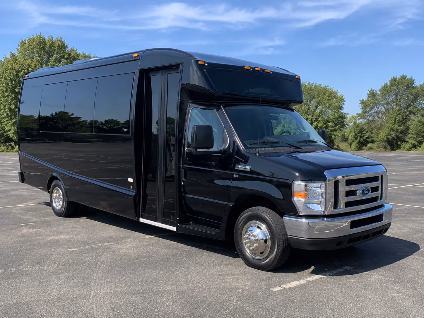 minibus rentals for small alexandria prom groups heading into old town