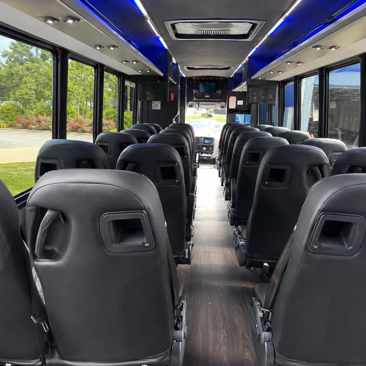 minibus wine tours to the fauquier county vineyard trail
